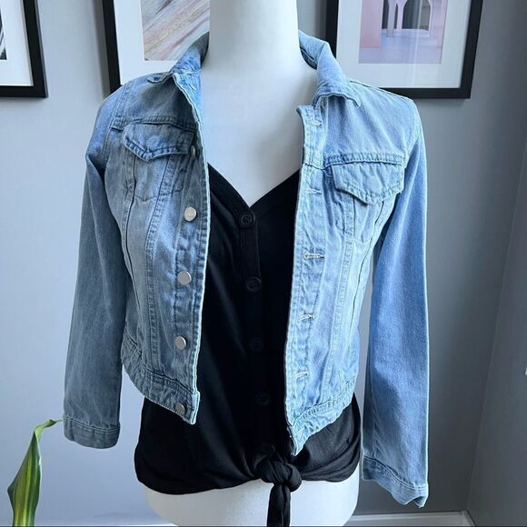 Tractr Jackets & Blazers - Tractr Jean Jacket Cropped Denim Size Medium Light Blue Wash